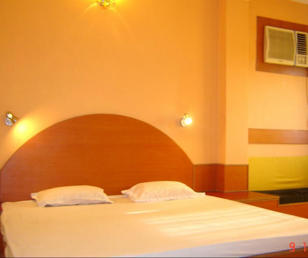 Palm Village Resort Калькутта Экстерьер фото