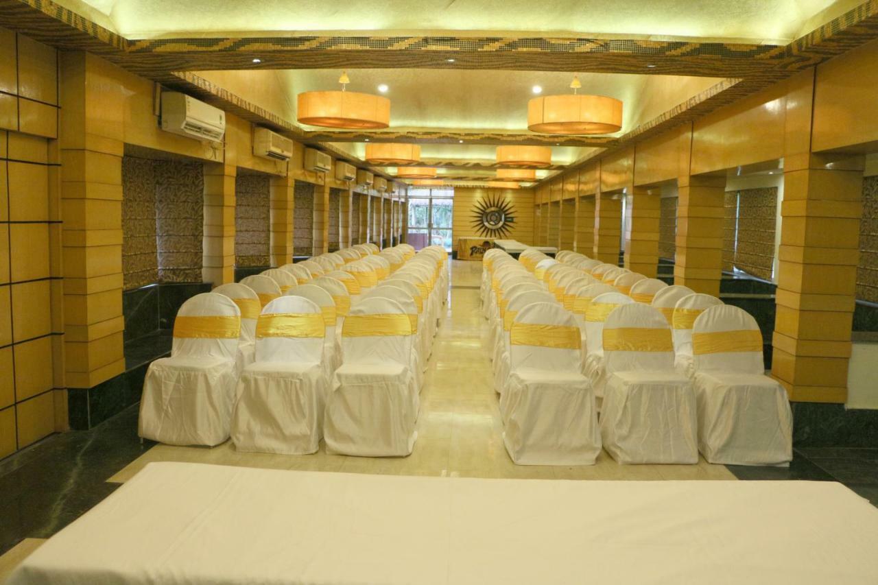 Palm Village Resort Калькутта Экстерьер фото